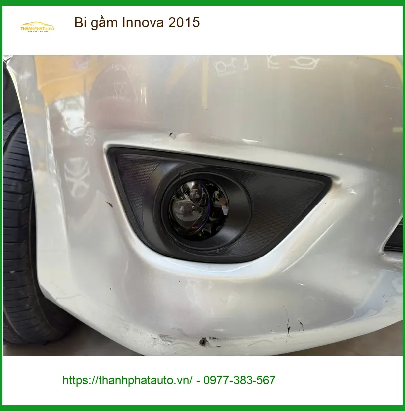 Anh Quang lắp bi gầm Toyota Innova 2015 tại Quận 4 vì đèn zin quá yếu khi đi đêm ảnh thực tế 2