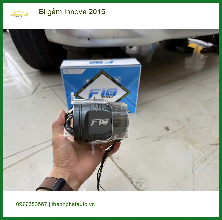 Anh Quang lắp bi gầm Toyota Innova 2015 tại Quận 4 vì đèn zin quá yếu khi đi đêm ảnh thực tế 3