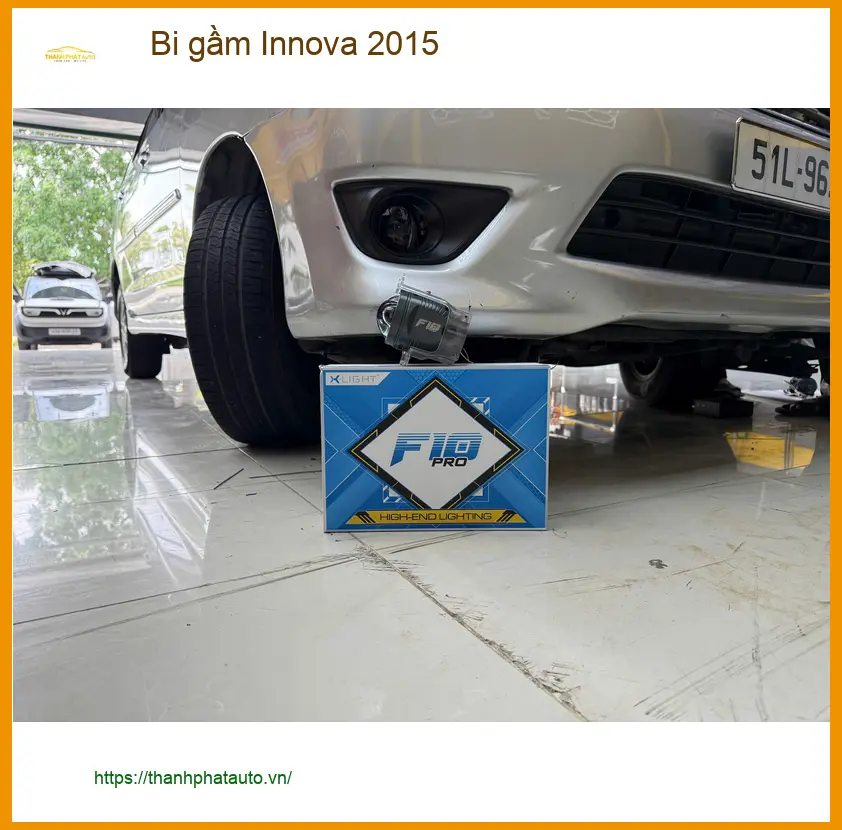 Chú Minh lắp bi gầm Innova 2015 tại Quận 1 để cải thiện tầm nhìn khi lái xe đêm ảnh thực tế 2