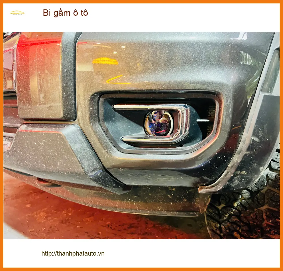 Chị Thanh độ bi gầm ô tô Honda Civic tại Quận 9 vì đèn zin yếu. ảnh thực tế 2