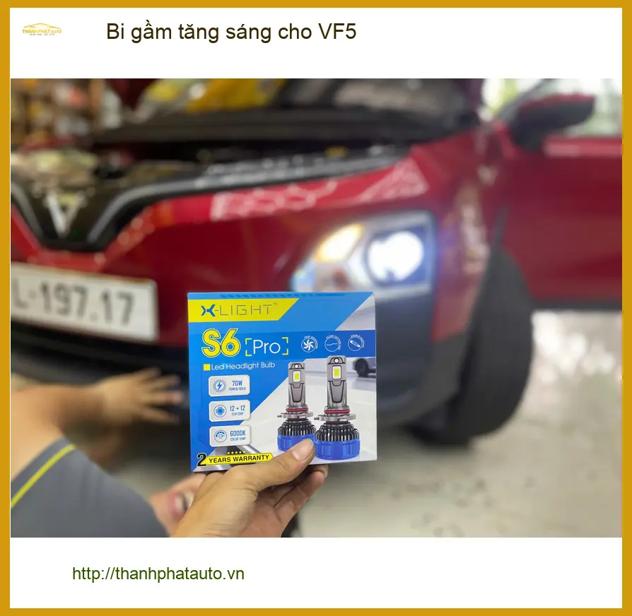 Chú Phước lắp bi gầm tăng sáng cho VinFast VF5 tại Bình Chánh ảnh thực tế 2