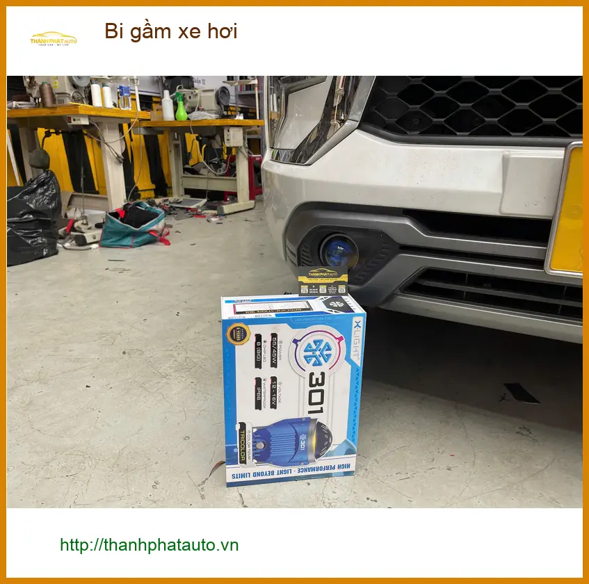 Anh Thắng độ bi gầm xe hơi Hyundai Creta tại Quận 2 vì đèn zin quá yếu khi trời mưa lớn