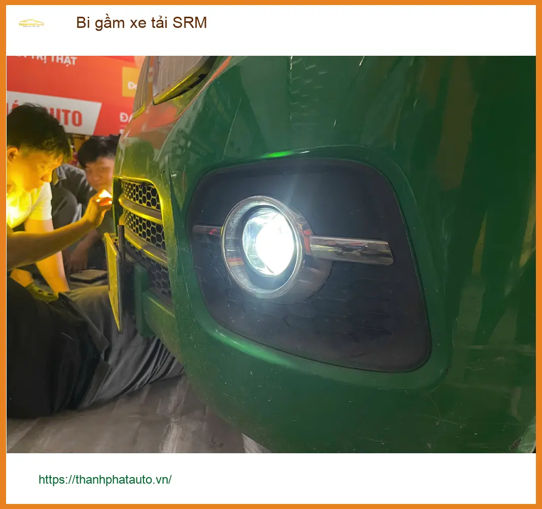 Anh Lâm lắp bi gầm cho xe tải SRM T20A tại Quận 9 để tăng cường tầm nhìn ban đêm ảnh thực tế 2