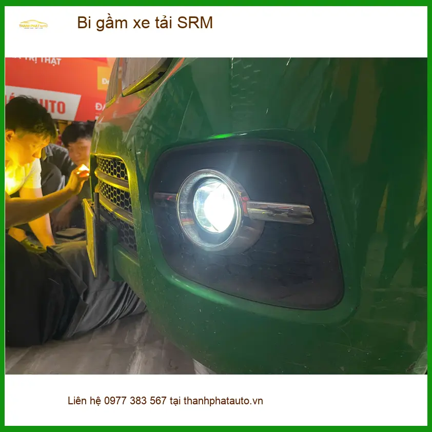 Anh Minh lắp bi gầm xe tải SRM tại Quận 3 để tăng cường độ sáng khi đi đêm ảnh thực tế 3