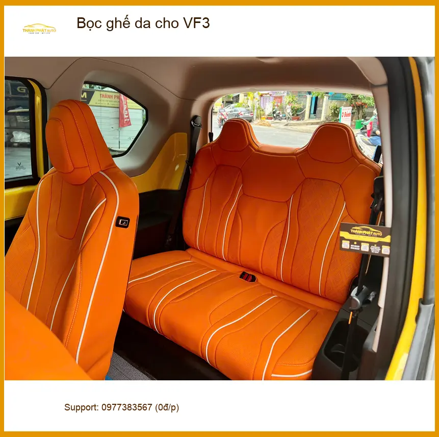 Chị Thảo bọc ghế da VinFast VF3 tại Quận 2 để khoang lái mới mẻ, sạch sẽ. ảnh thực tế 2