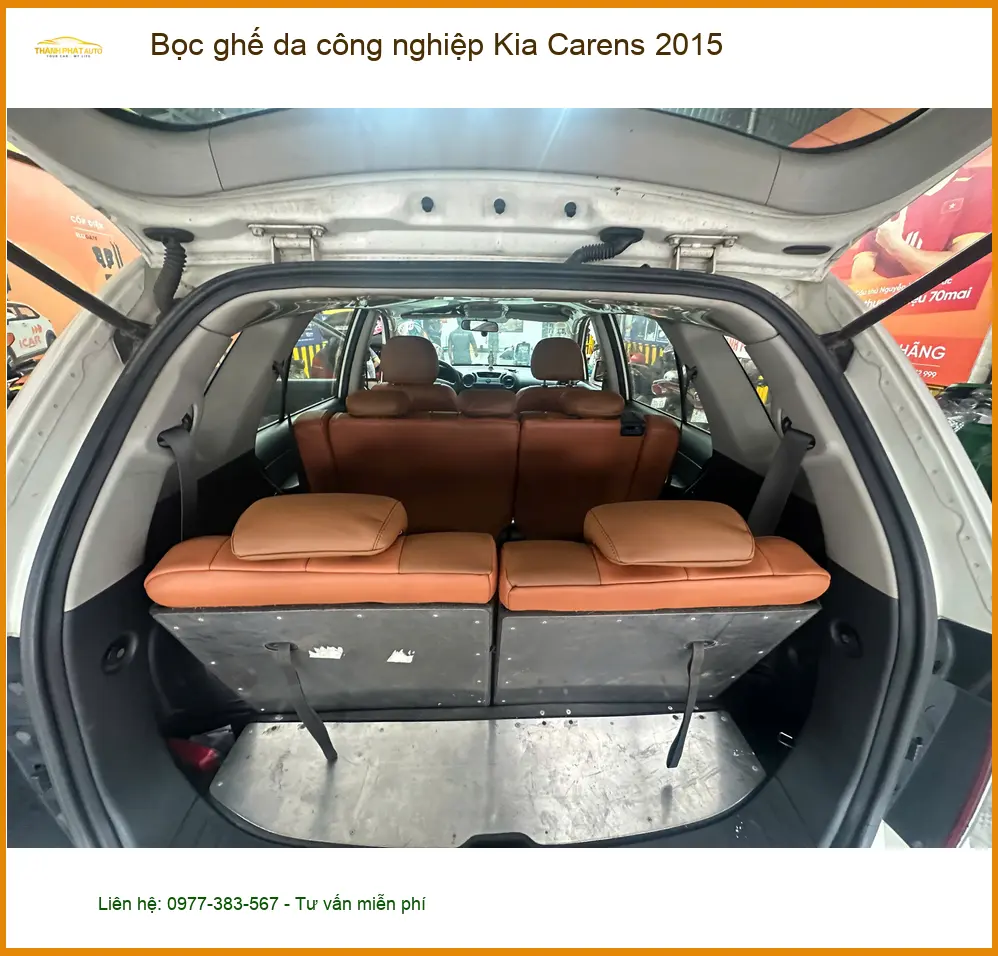 Anh Bảo bọc ghế da công nghiệp cho Kia Carens 2015 vì ghế cũ xuống cấp ở Thủ Đức ảnh thực tế 2