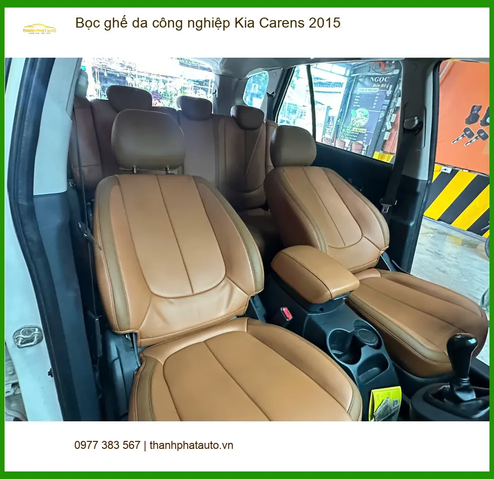 Chú Minh bọc ghế da công nghiệp Kia Carens 2015 ở Hóc Môn vì ghế cũ xuống cấp ảnh thực tế 3
