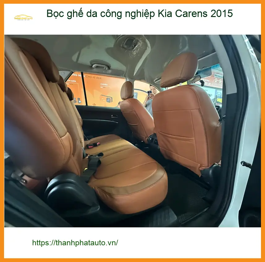 Cô Lan Anh bọc ghế da công nghiệp Kia Carens 2015 tại Củ Chi vì ghế cũ xuống cấp ảnh thực tế 2