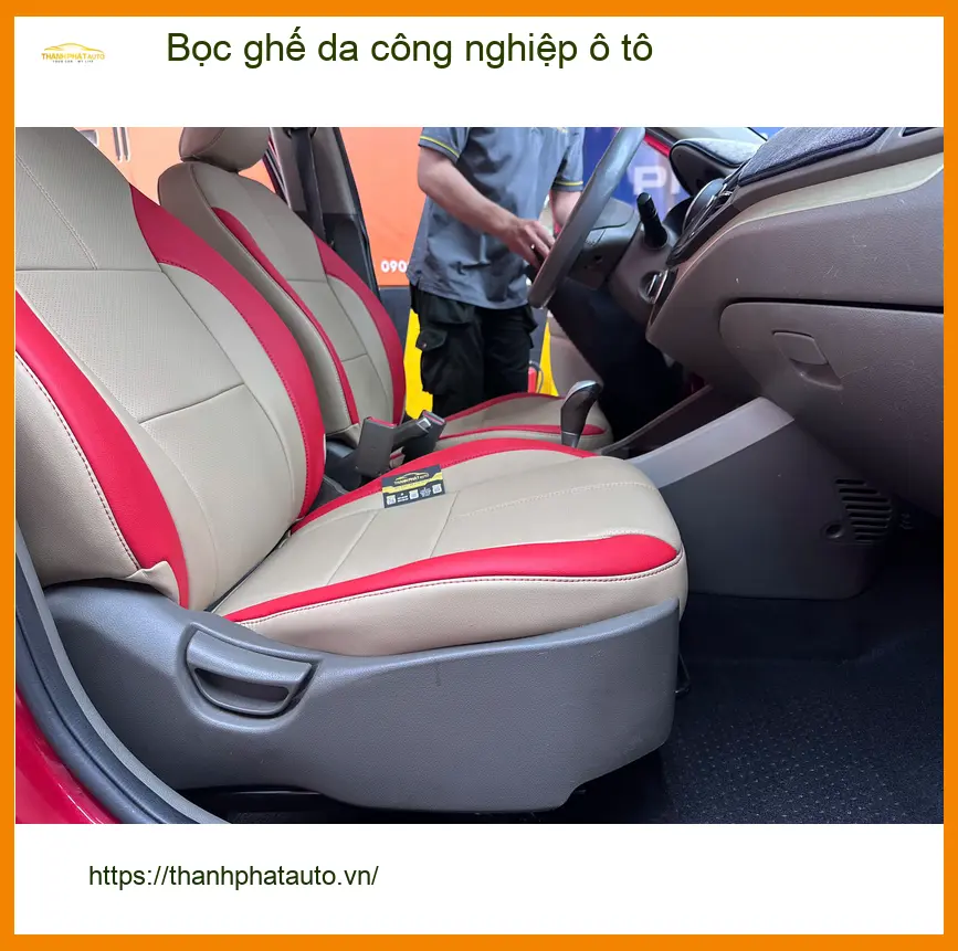 Anh Minh bọc ghế da công nghiệp ô tô Accent tại Quận 11 để nội thất mới