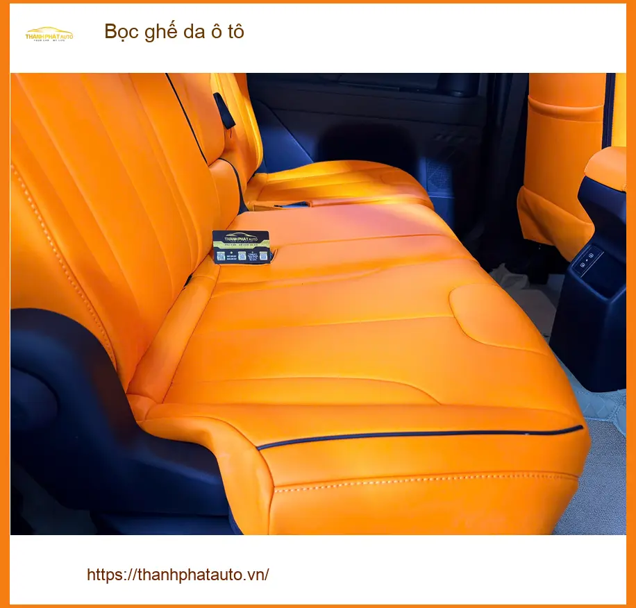 Chị Thanh bọc ghế da ô tô Honda CRV tại Quận Tân Bình để nâng tầm nội thất