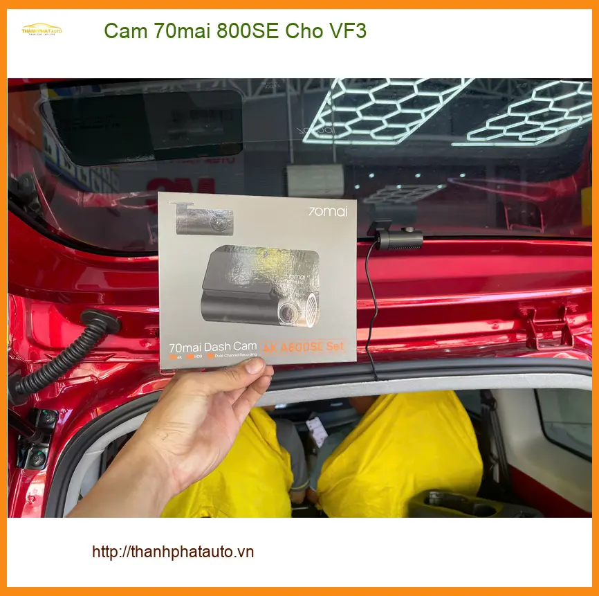 Anh Quang lắp Cam 70mai 800SE cho VinFast VF3 tại Quận 6 để ghi lại hành trình rõ nét.
