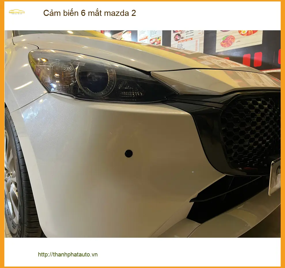 Anh Hoàng Long lắp Cảm biến 6 mắt Mazda 2 tại Quận 1 để lái xe an toàn hơn ảnh thực tế 2