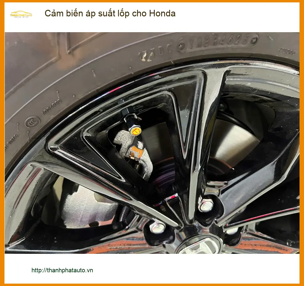 Anh Nhật Minh lắp cảm biến áp suất lốp Honda Civic tại Quận 11 ảnh thực tế 2