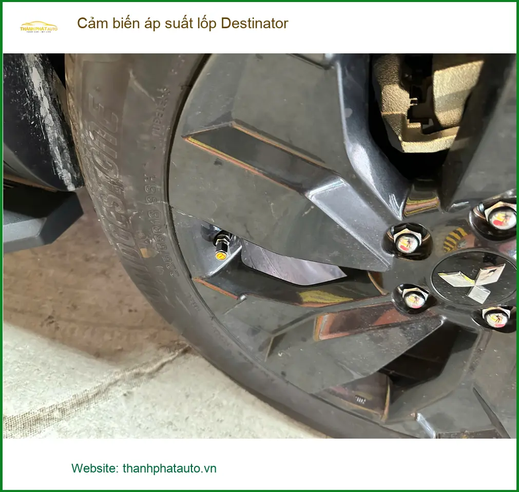 Chị Thảo lắp Cảm biến áp suất lốp Destinator cho Kia Sorento tại Hóc Môn ảnh thực tế 2