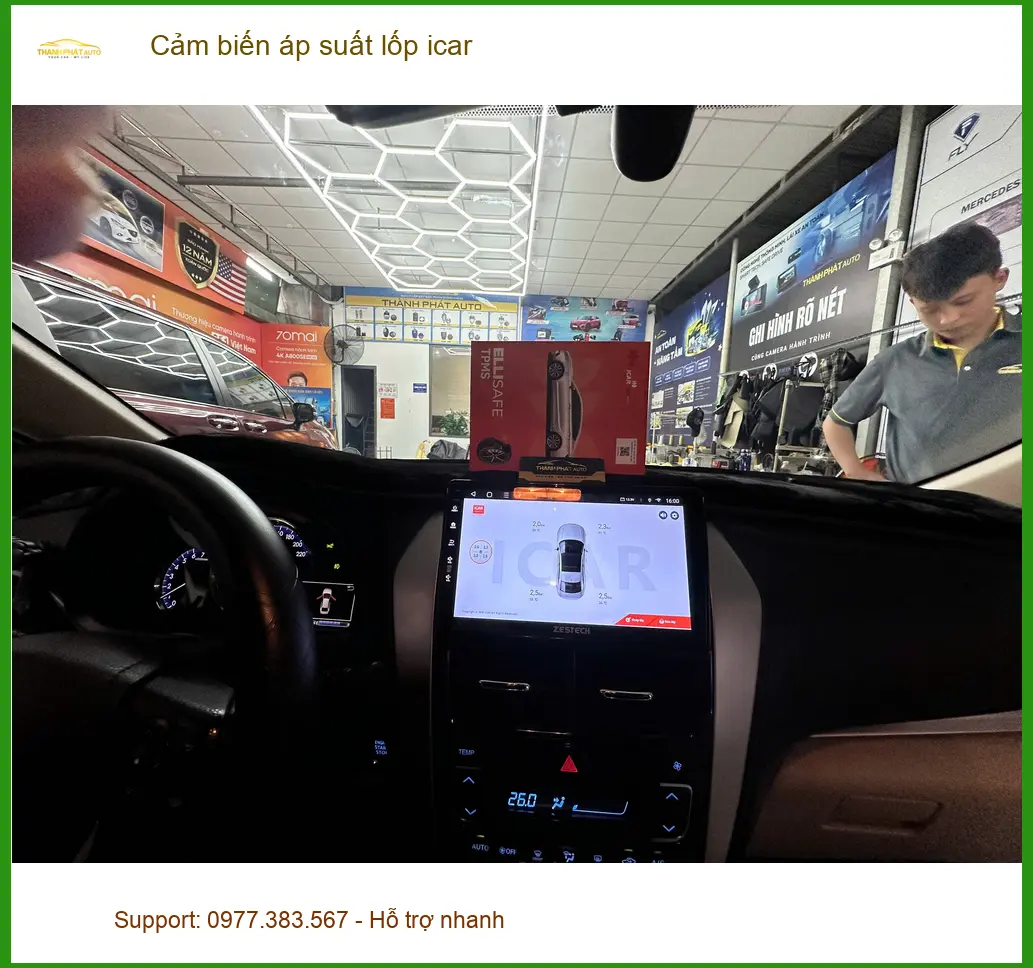 Anh Minh lắp cảm biến áp suất lốp iCar cho Mazda CX-5 tại Quận 1 nhanh chóng ảnh thực tế 2