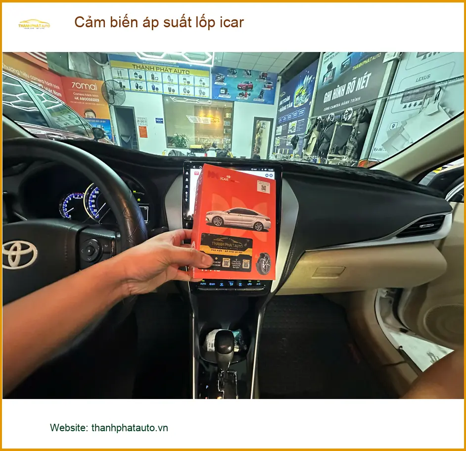 Anh Minh lắp cảm biến áp suất lốp iCar cho Mazda CX-5 tại Quận 1 nhanh chóng ảnh thực tế 3