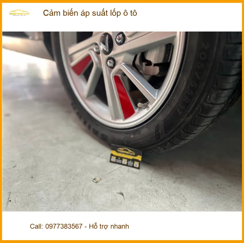 Chị Thảo lắp cảm biến áp suất lốp ô tô Hyundai Santa Fe tại Quận Phú Nhuận để an tâm lái xe đường dài ảnh thực tế 2