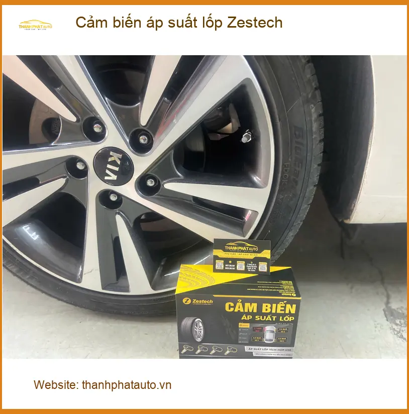 Chị Quỳnh lắp cảm biến áp suất lốp Zestech cho Honda HR-V ở Phú Nhuận