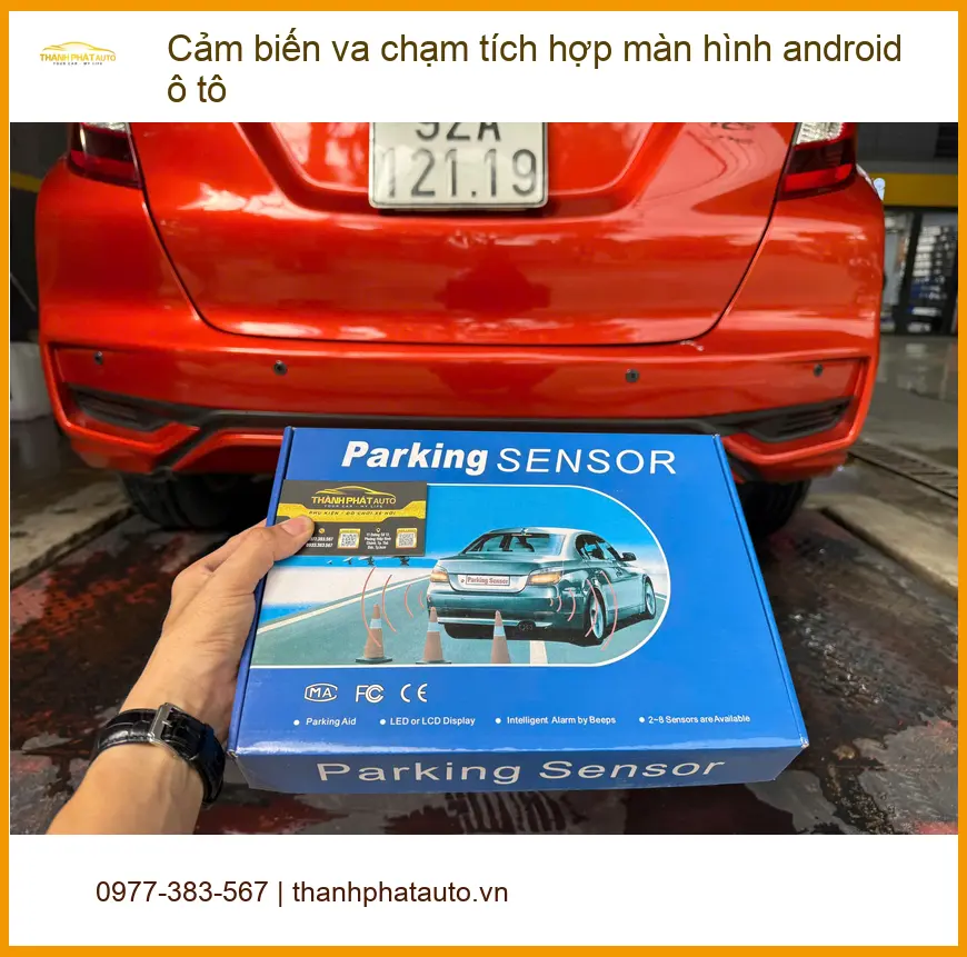 Chú Mạnh Hùng lắp cảm biến va chạm tích hợp màn hình Android cho Ford Everest ở Quận 2