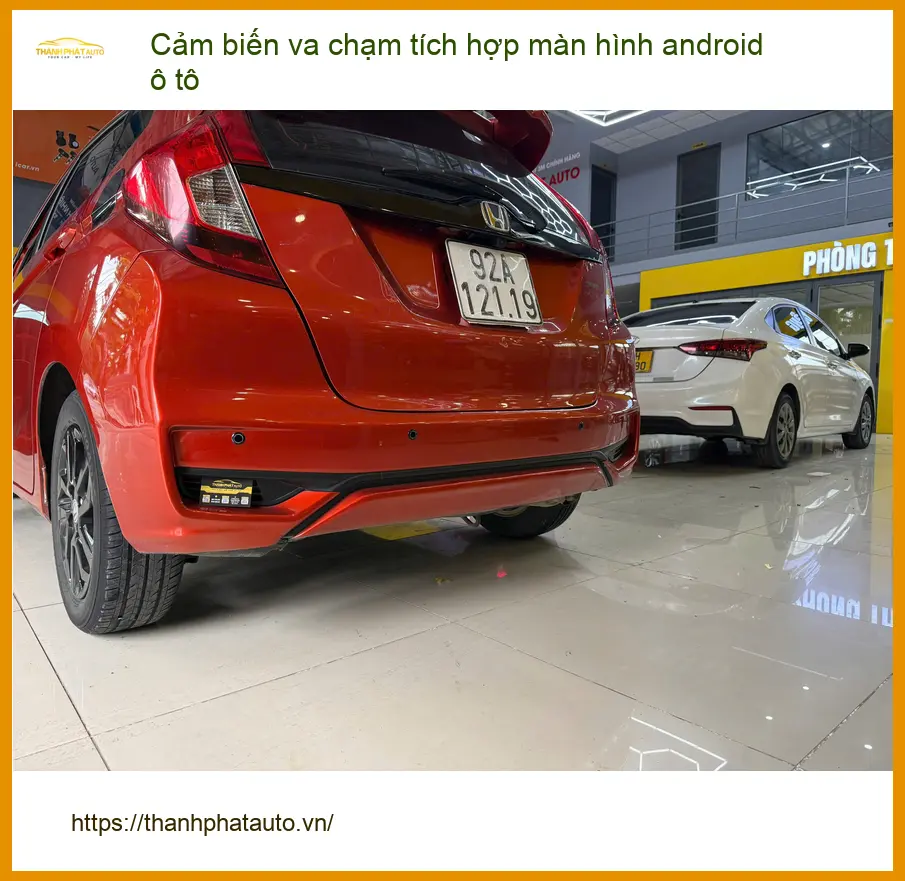 Chú Mạnh Hùng lắp cảm biến va chạm tích hợp màn hình Android cho Ford Everest ở Quận 2 ảnh thực tế 2