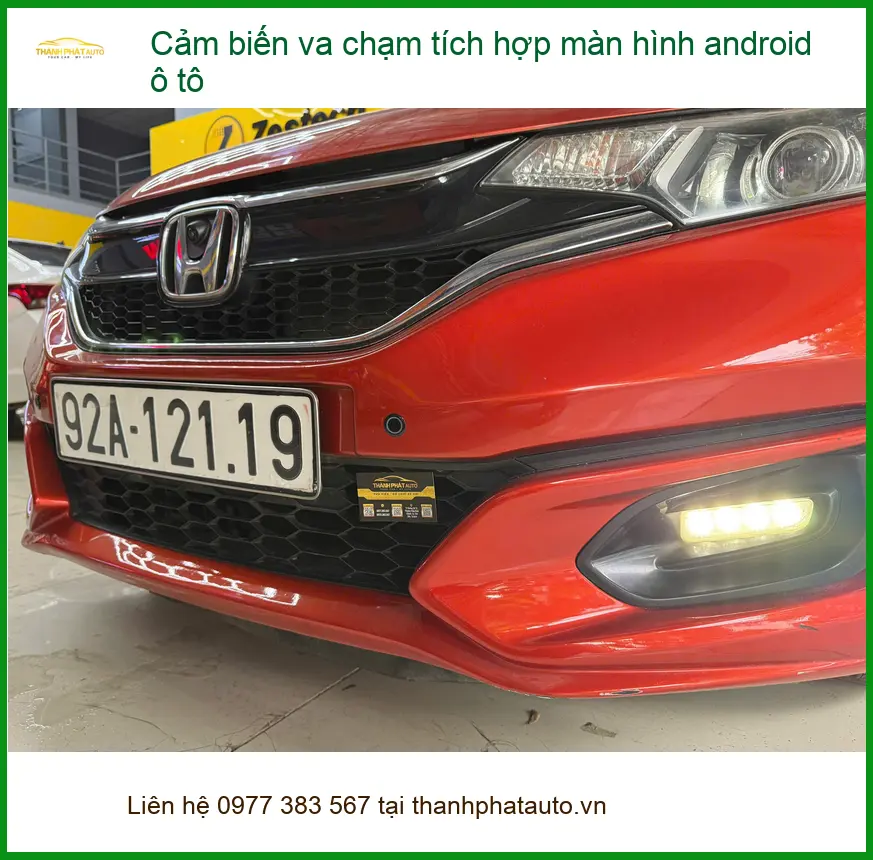 Chú Mạnh Hùng lắp cảm biến va chạm tích hợp màn hình Android cho Ford Everest ở Quận 2 ảnh thực tế 3