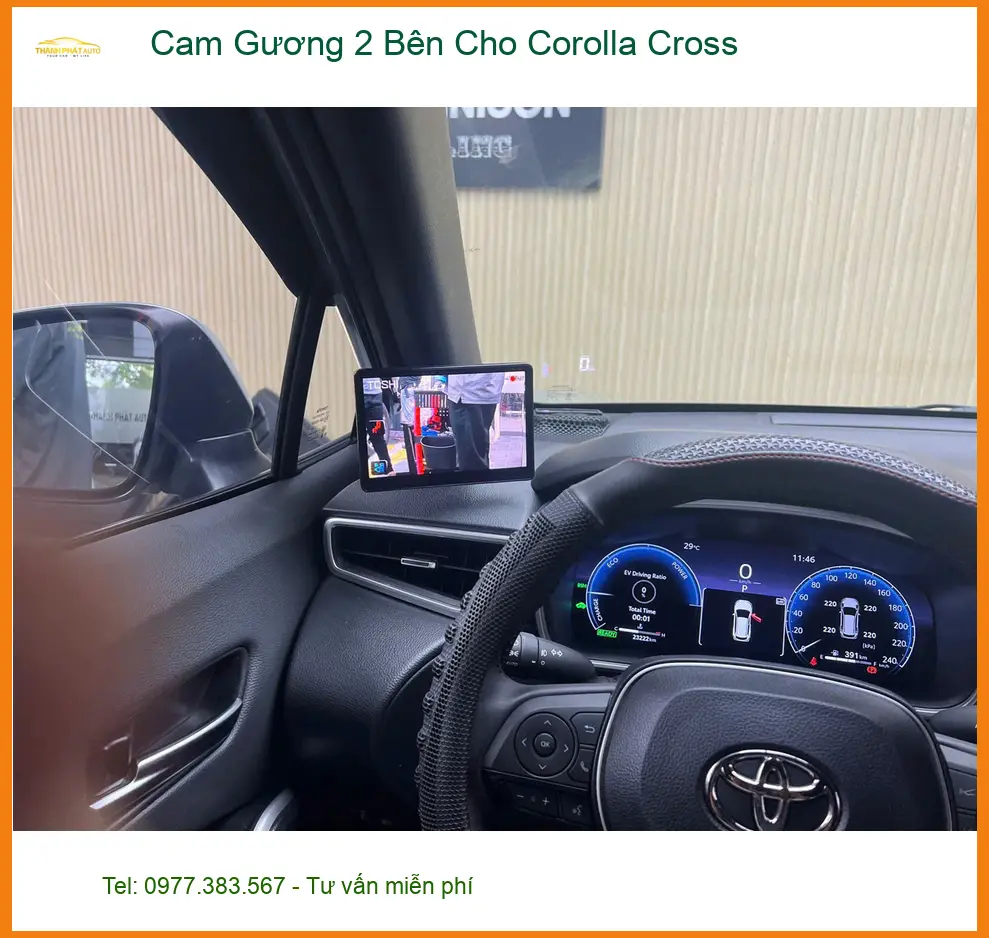 Anh Nhật Minh lắp cam gương 2 bên Toyota Corolla Cross tại Quận 3 uy tín