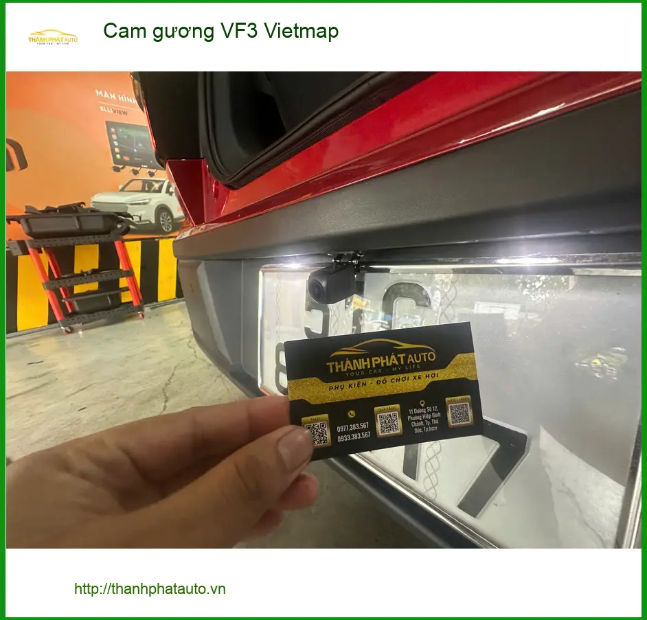 Chị Minh Thư lắp cam gương Vietmap cho VinFast VF3 ở Quận 5 để tiện quan sát ảnh thực tế 3