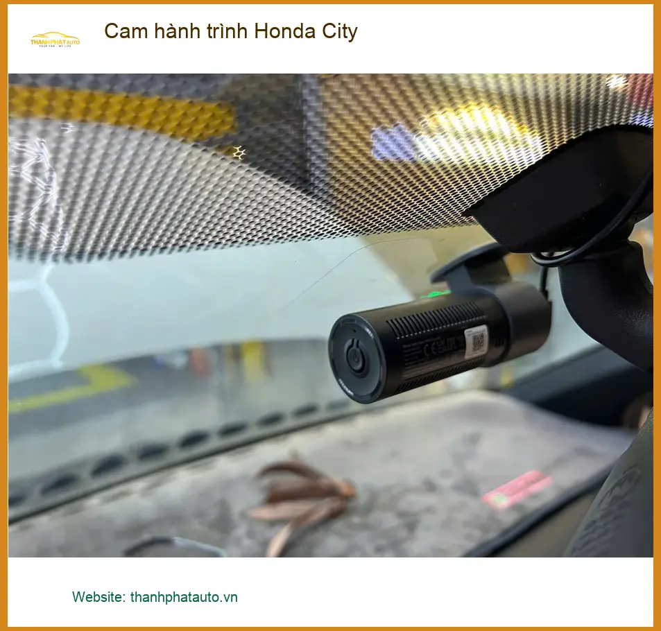 Chị Thảo lắp cam hành trình Honda City Quận Huyện Nhà Bè để an tâm lái xe trên phố đông