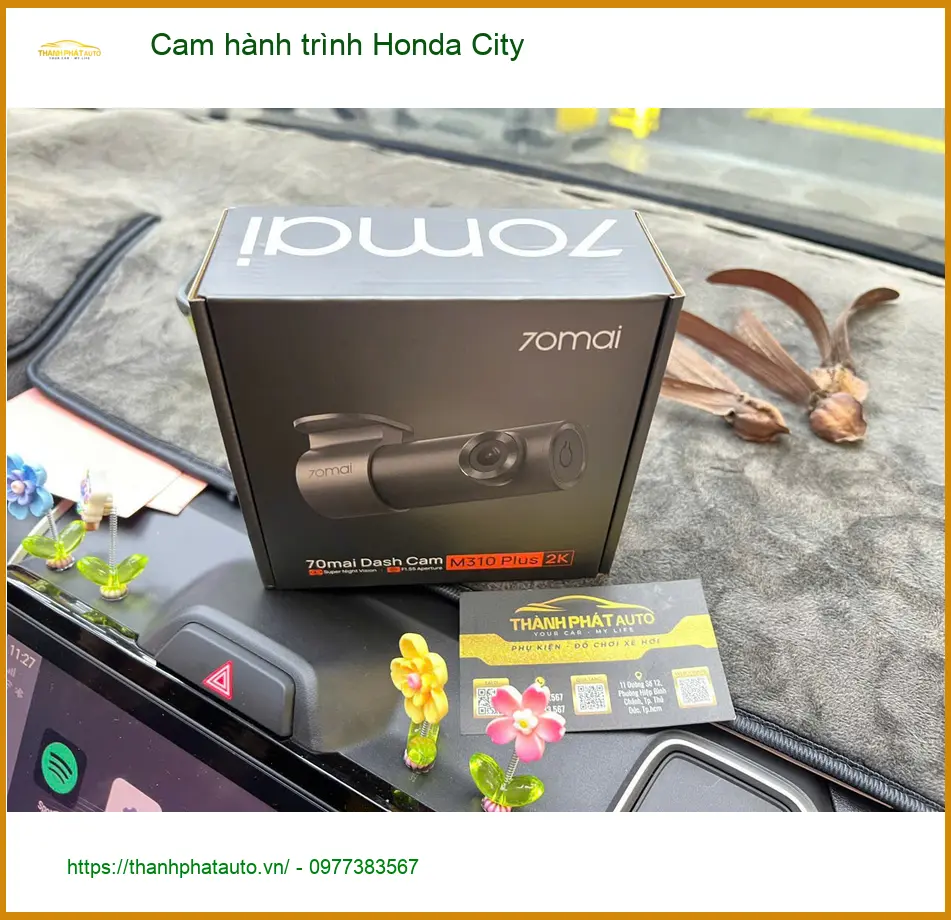 Chị Thảo lắp cam hành trình Honda City tại Quận Bình Chánh để an tâm lái xe.