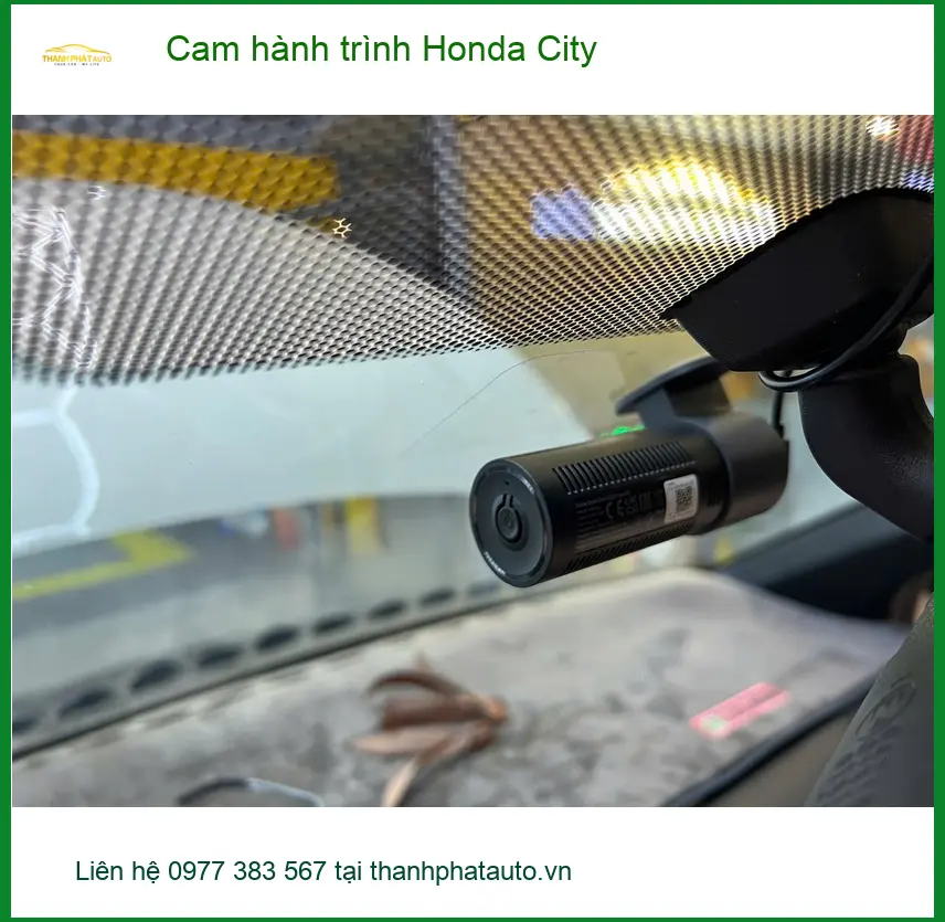 Chị Thảo lắp cam hành trình Honda City tại Quận Bình Chánh để an tâm lái xe. ảnh thực tế 2