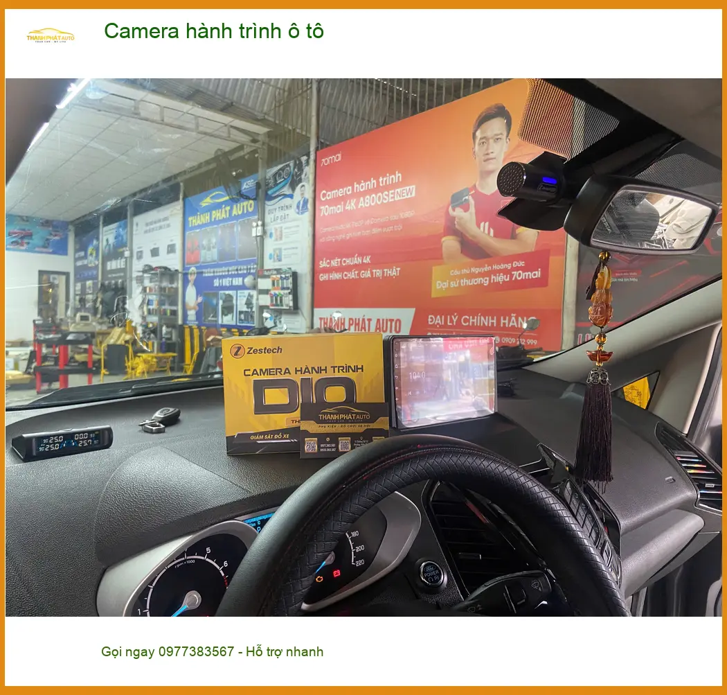 Chú Bình lắp Camera hành trình ô tô cho Toyota Camry tại Thủ Đức an toàn di chuyển. ảnh thực tế 2