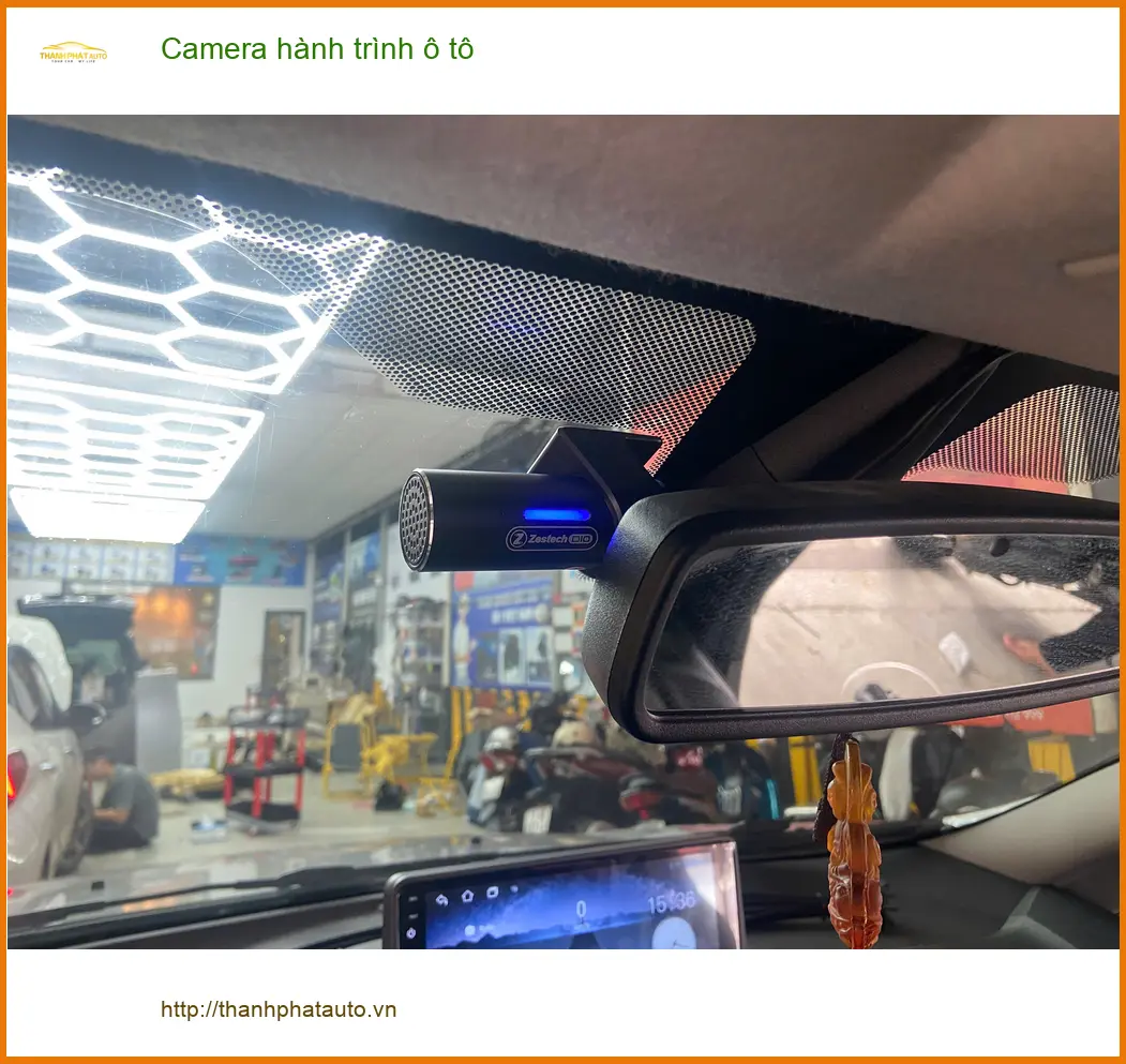 Anh Hùng lắp Camera hành trình ô tô cho Hyundai Creta tại Quận 12 để lái xe an toàn hơn ảnh thực tế 3