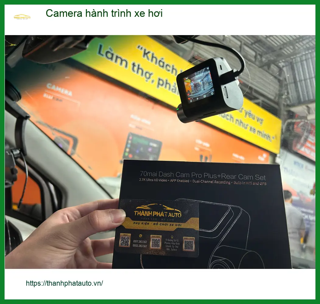 Chị Hằng lắp camera hành trình xe hơi cho Honda CR-V tại Quận 5