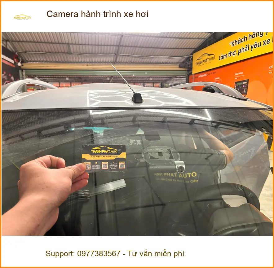 Chị Hằng lắp camera hành trình xe hơi cho Honda CR-V tại Quận 5 ảnh thực tế 2