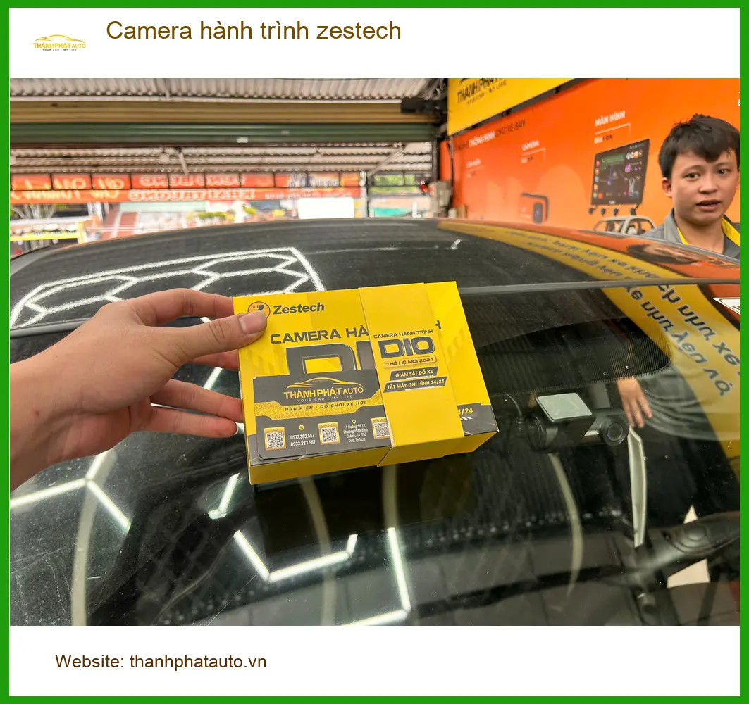 Anh Tùng gắn Camera hành trình Zestech tại Quận Bình Thạnh để an tâm lái xe