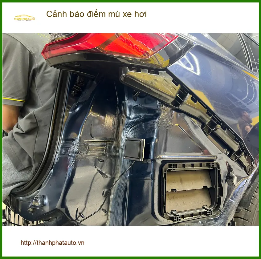 Anh Minh lắp cảnh báo điểm mù xe Hyundai Accent tại Quận 12 đảm bảo an toàn khi chuyển làn