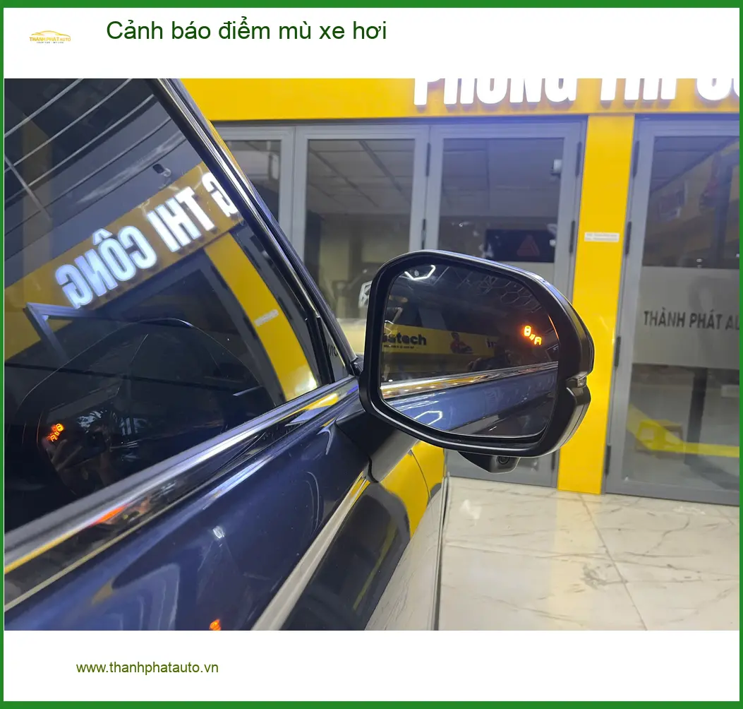 Anh Thành lắp cảnh báo điểm mù Hyundai Elantra tại Bình Chánh ảnh thực tế 3