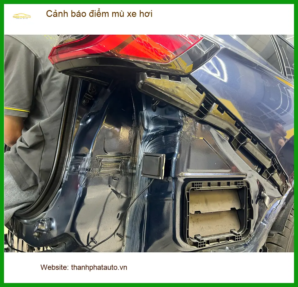 Anh Thành lắp cảnh báo điểm mù Hyundai Elantra tại Bình Chánh ảnh thực tế 4