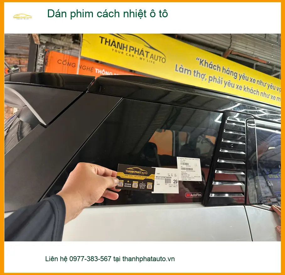 Chị Mai dán phim cách nhiệt ô tô Kia Carnival tại Quận 12 trước mùa nắng nóng ảnh thực tế 2