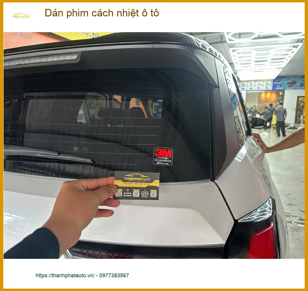 Chị Mai dán phim cách nhiệt ô tô Kia Carnival tại Quận 12 trước mùa nắng nóng ảnh thực tế 5