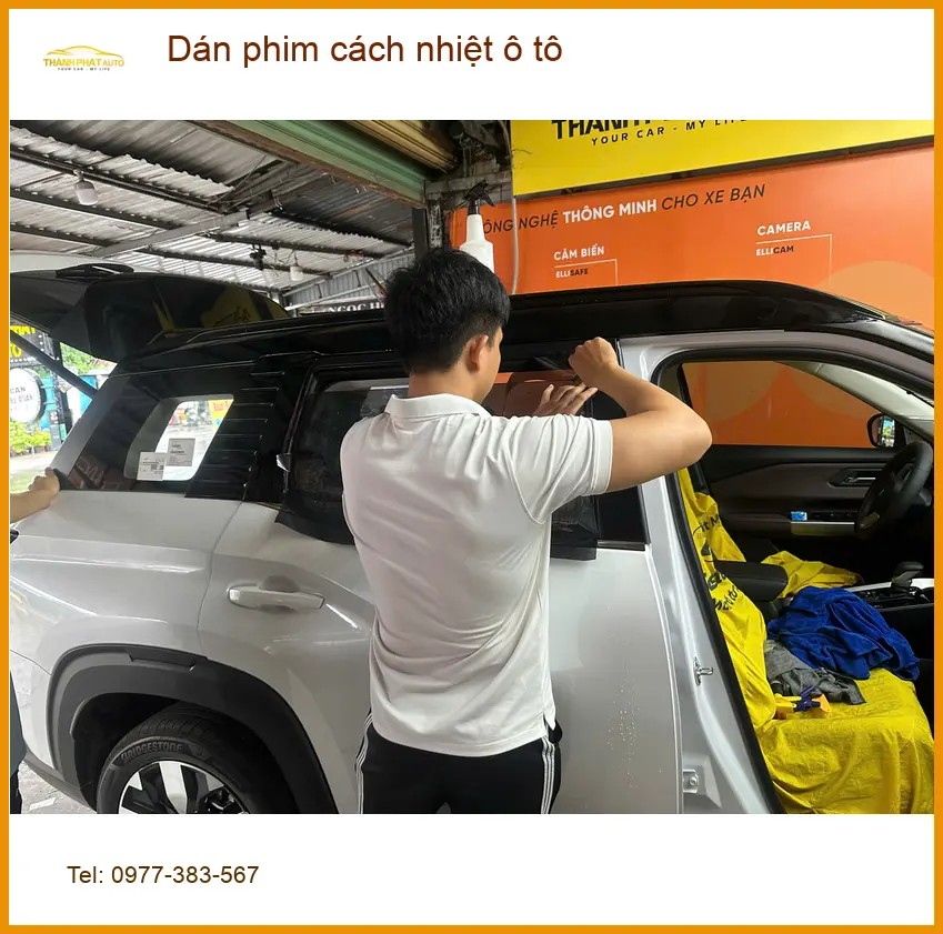 Chị Mai dán phim cách nhiệt ô tô cho Honda Civic tại Quận 7 trước nắng nóng ảnh thực tế 3