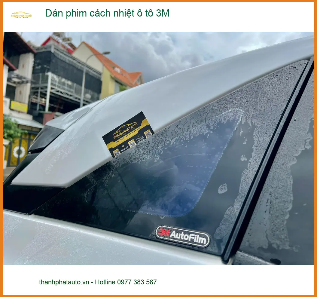 Chị Thảo dán phim 3M cho Hyundai Accent tại Quận 8 để chống nóng mùa hè ảnh thực tế 3
