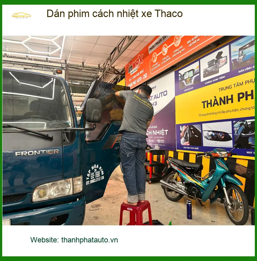 Anh Khải dán phim cách nhiệt Thaco Towner đối phó nắng gắt Quận Gò Vấp ảnh thực tế 3