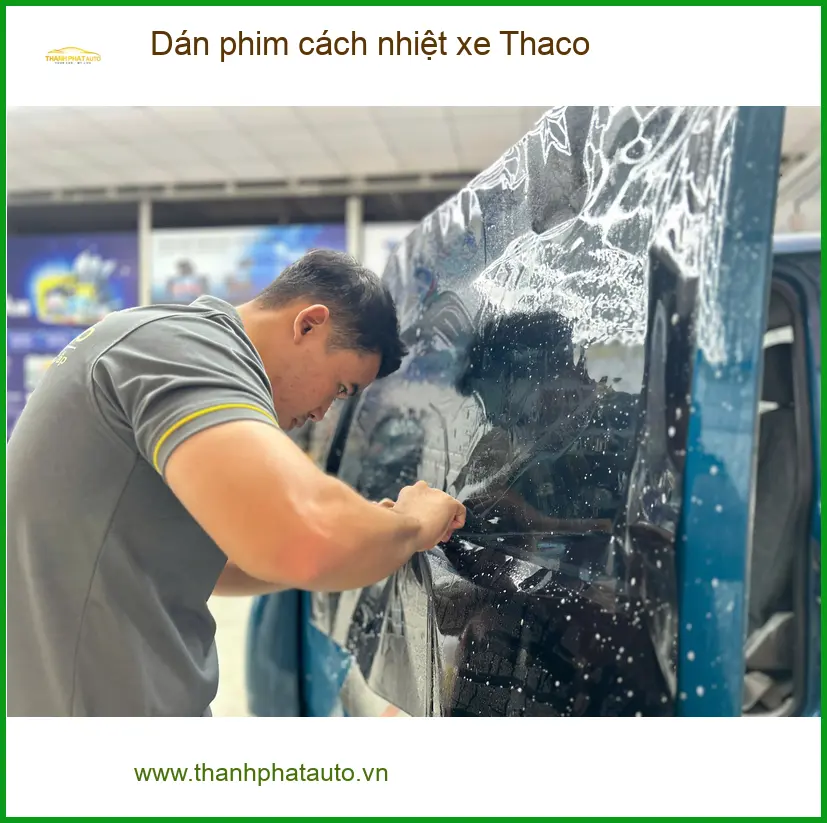 Anh Kiên dán phim cách nhiệt xe Thaco Frontier tại Quận Tân Bình chống nắng nóng mùa hè