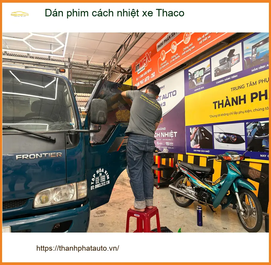 Chị Hằng dán phim cách nhiệt xe Thaco Frontier tại Quận Thủ Đức vì nắng nóng gay gắt ảnh thực tế 3