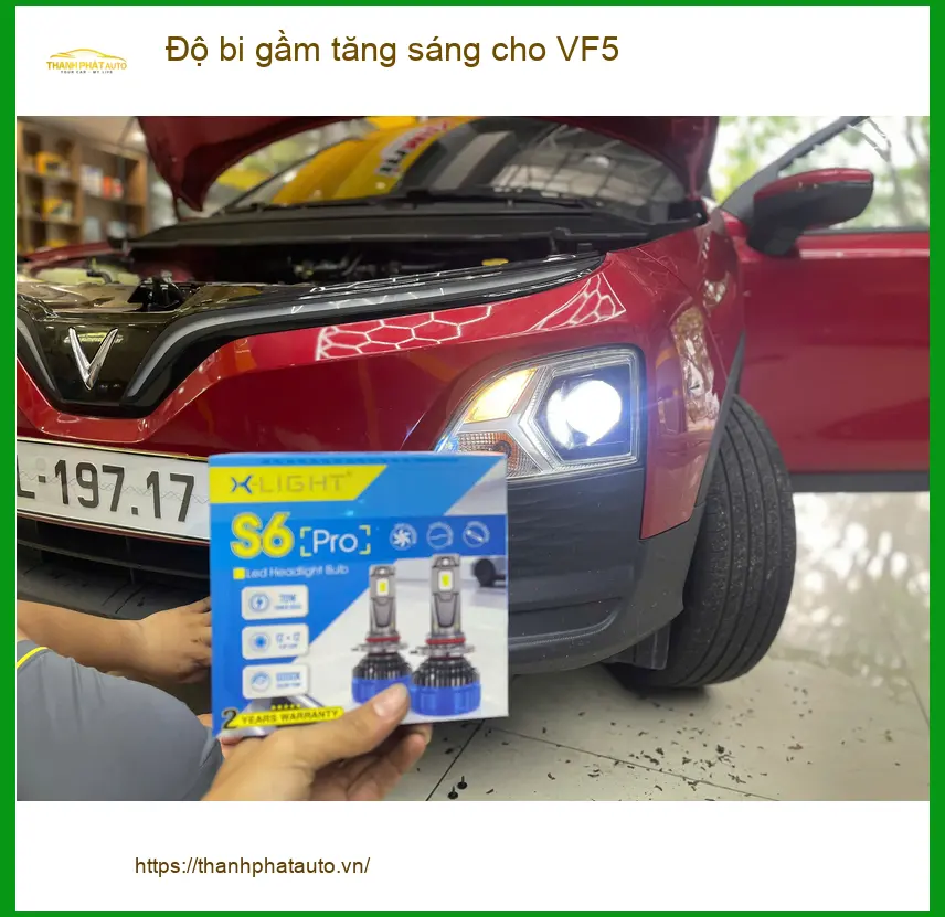 Anh Khôi độ bi gầm tăng sáng cho VF5 Quận 4 vì đèn zin yếu khi đi đêm qua đường vắng ảnh thực tế 3