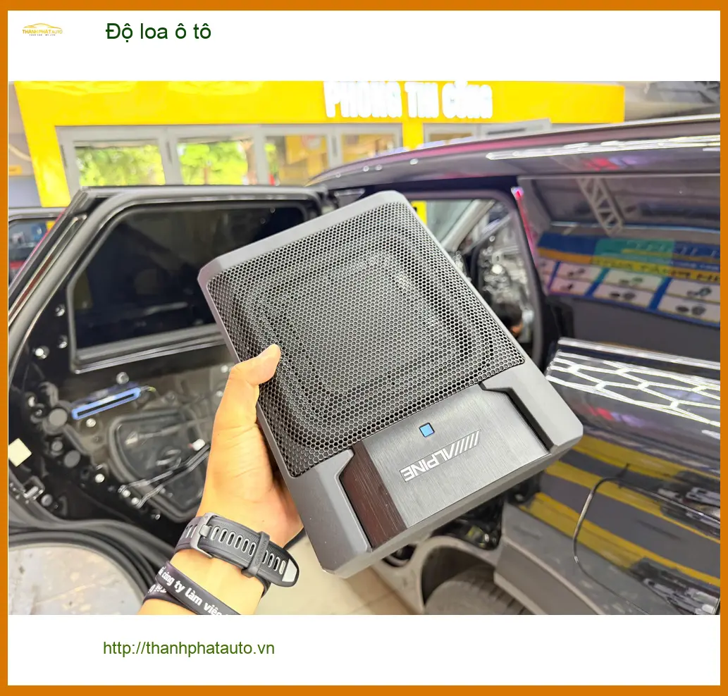 Anh Quang độ loa ô tô Hyundai Creta tại Quận Gò Vấp để âm thanh sống động hơn ảnh thực tế 4