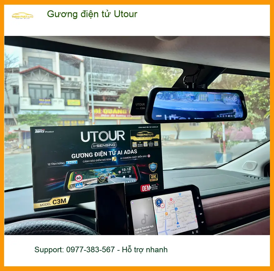 Chú Minh nâng cấp gương điện tử Utour cho Hyundai Santa Fe ở Quận 7