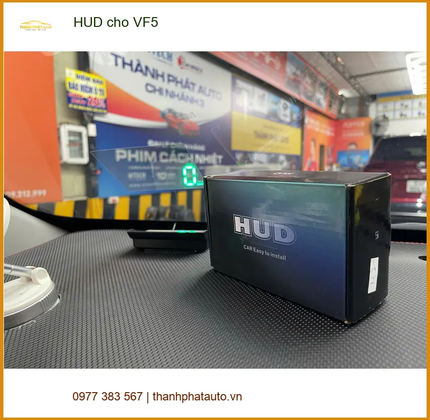Anh Khải lắp HUD cho VinFast VF5 tại Bình Thạnh để lái xe an toàn ảnh thực tế 2