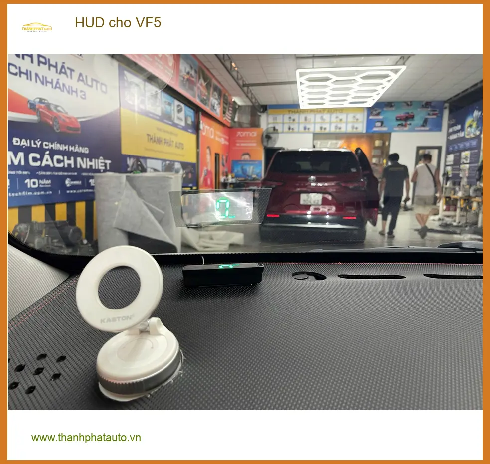 Anh Khải lắp HUD cho VinFast VF5 tại Cần Giờ để lái xe an toàn hơn ảnh thực tế 2